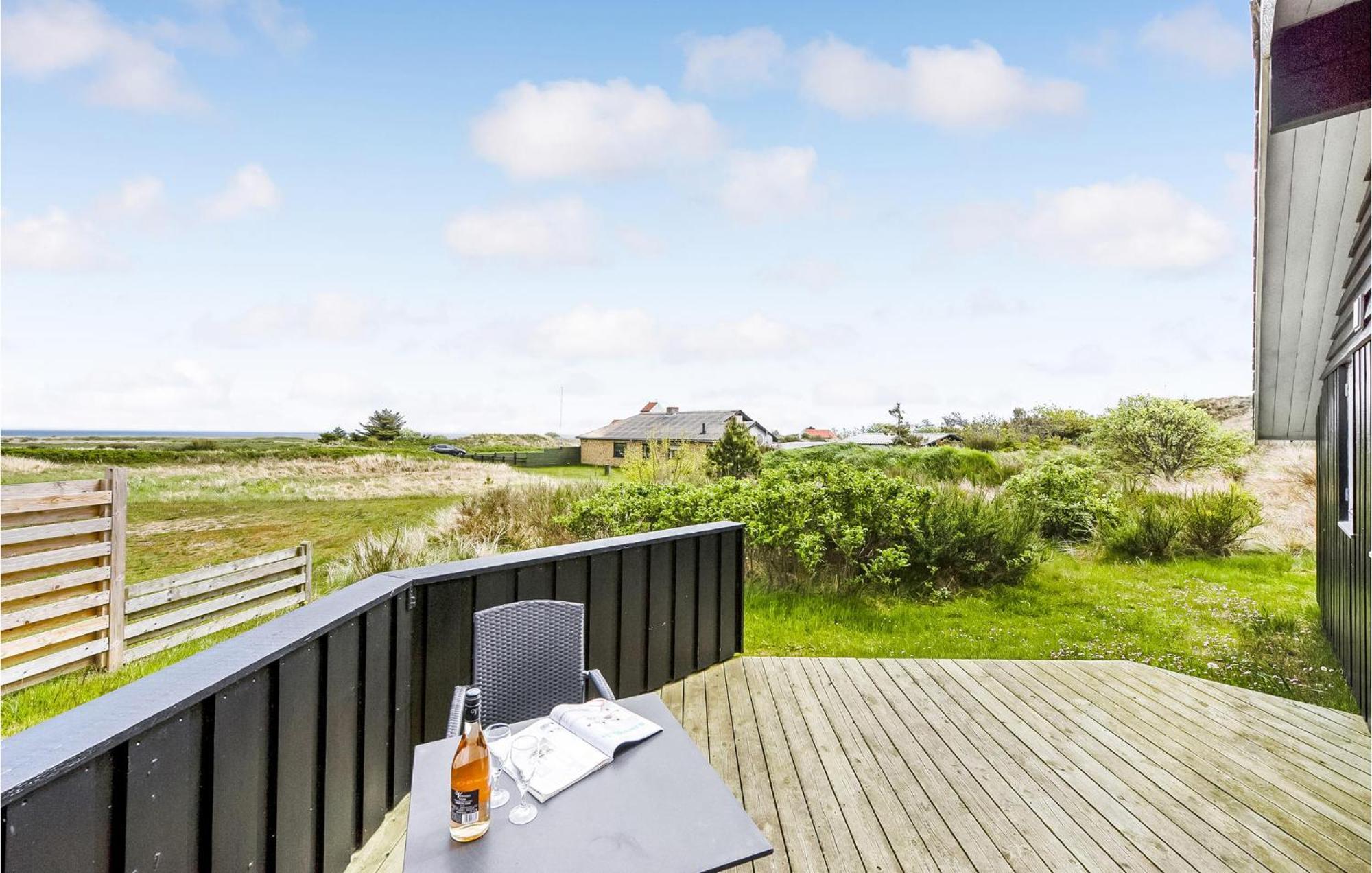 3 Bedroom Awesome Home In Hvide Sande Exterior foto