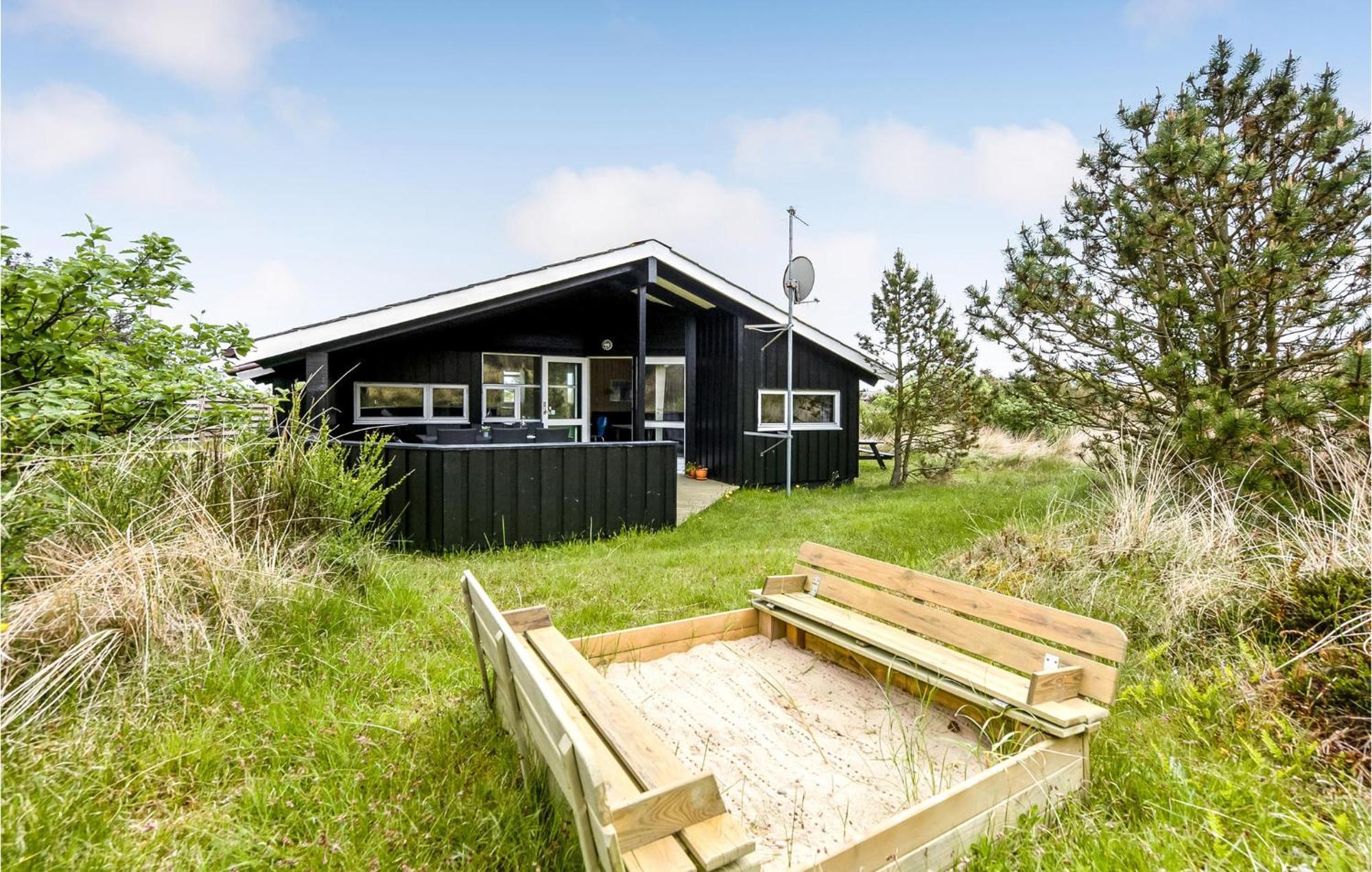 3 Bedroom Awesome Home In Hvide Sande Exterior foto