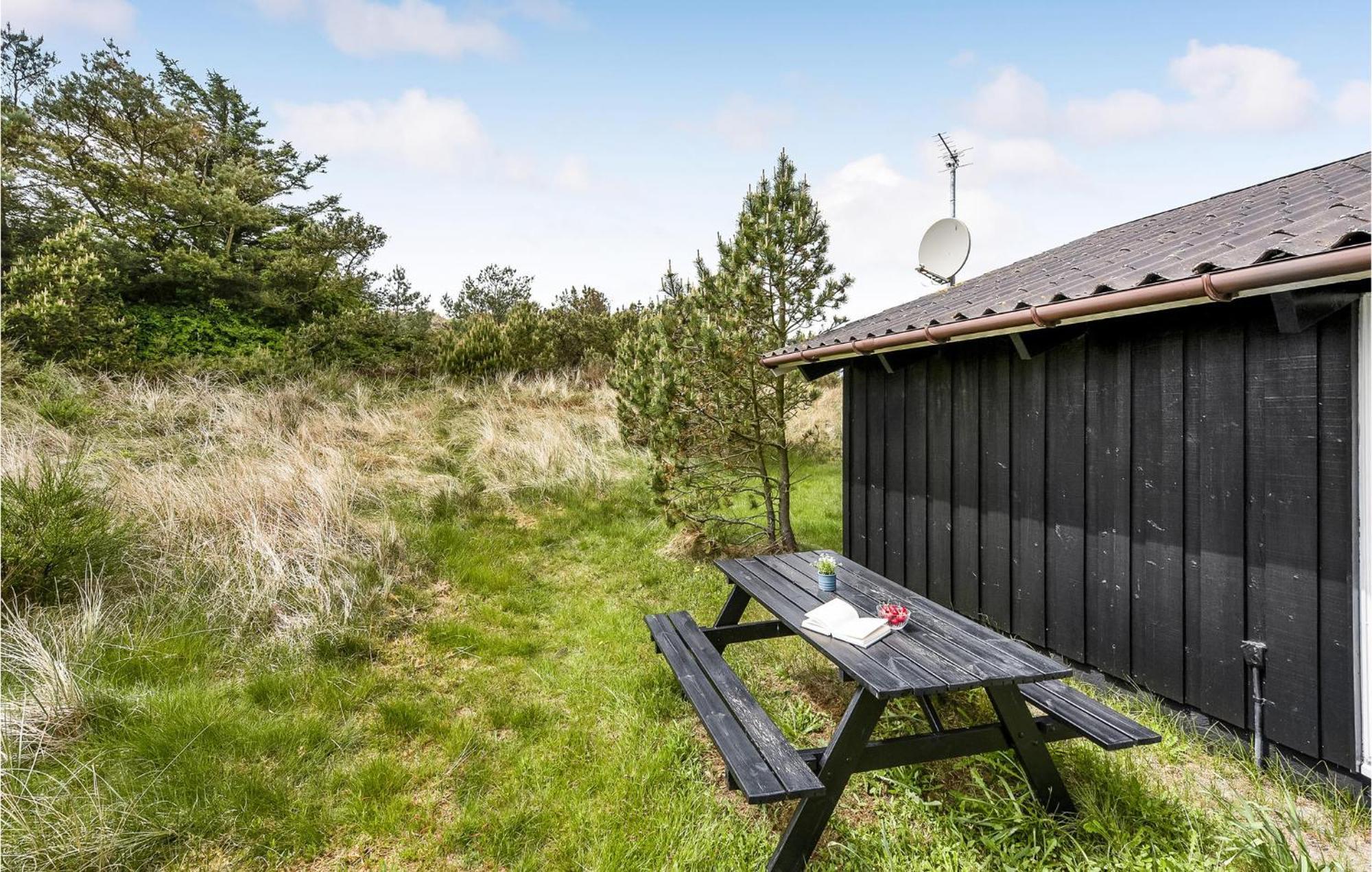 3 Bedroom Awesome Home In Hvide Sande Exterior foto